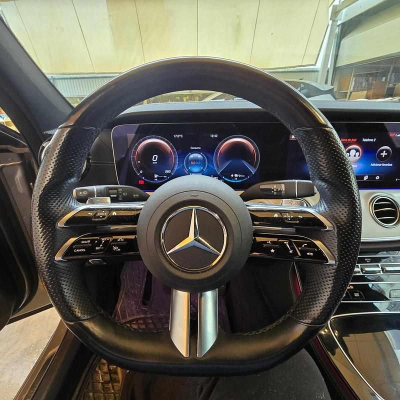 Usado Mercedes E300 306 HP (225 kW) 2021 Cinzento Carrinha