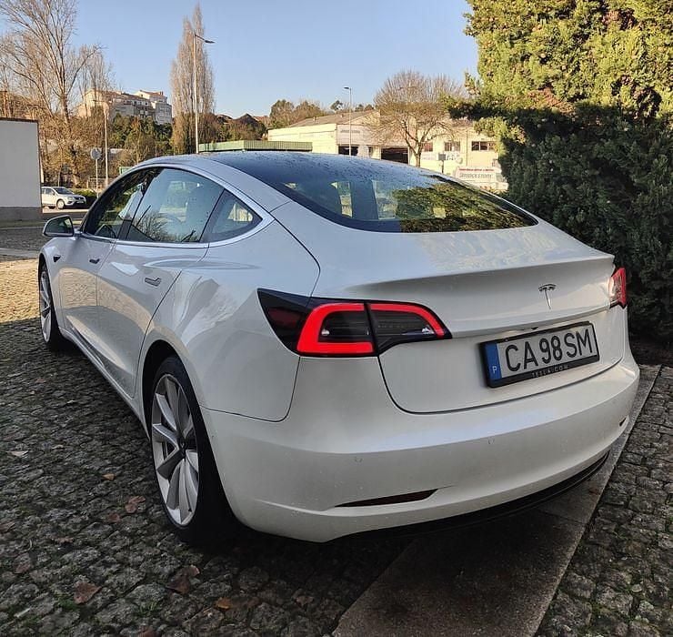 Usado 2020 Tesla Model 3 Standard Range Plus Sedan | € 22.450 (Preço justo) - Imagem 1/4