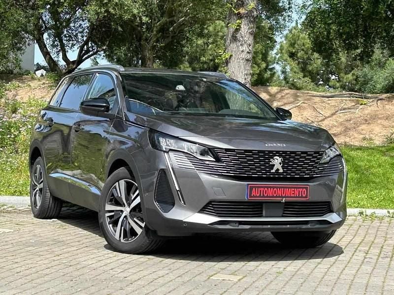 Cinzento Usado 2023 Peugeot 5008 Monovolume | € 30.000 (Bom preço) - Imagem 1/4