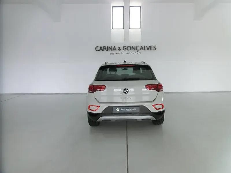 Usado VW T-Roc Life 110 HP (80 kW) 2023 Branco SUV