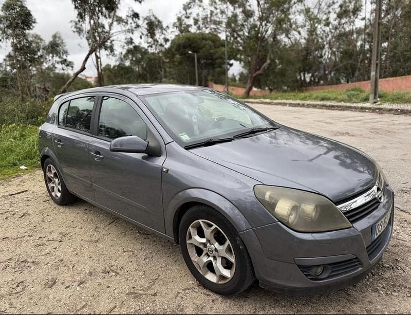 Usado 2005 Opel Astra Sedan | € 2.900 (Preço justo) - Imagem 1/4