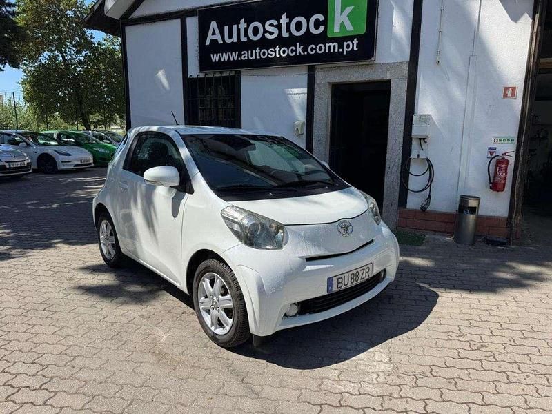 Usado Toyota iQ 68 HP (50 kW) 2009 Branco Citadino