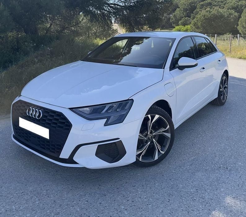 Usado 2021 Audi A3 Sportback e-tron Sedan | € 22.990 (Preço justo) - Imagem 1/4