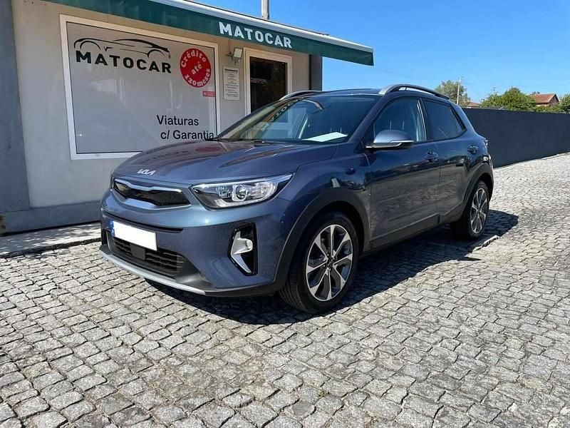 Azul Usado 2024 Kia Stonic SUV | € 17.450 (Preço justo) - Imagem 1/4