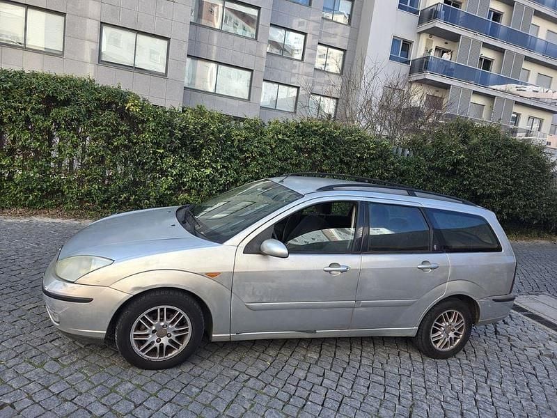 Usado Ford Focus Ghia 115 HP (84 kW) 2002 Sedan