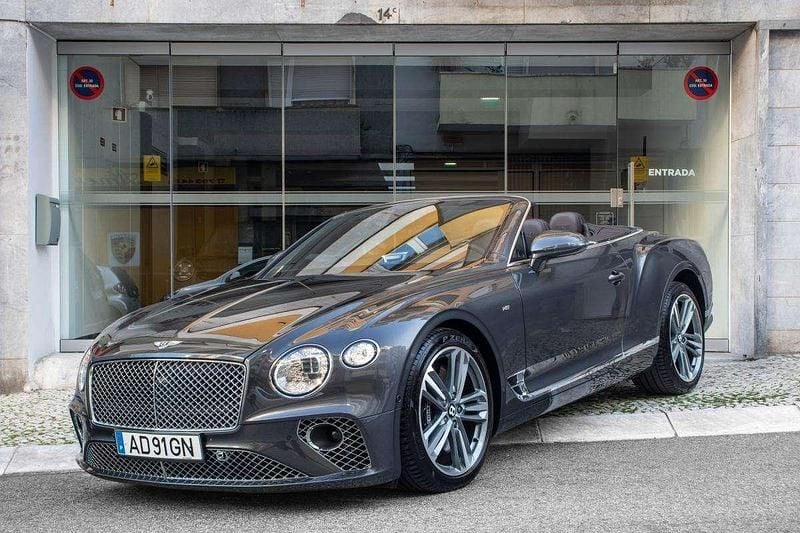 Usado Bentley Continental 550 HP (404 kW) 2020 Cinzento