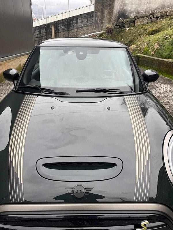 Usado Mini Cooper SE Hatch 135 kW (184 HP) 2023 Verde Citadino