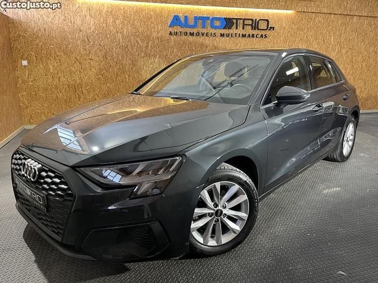 Cinza Usado 2022 Audi A3 Advanced Sedan | € 20.900 (Bom preço) - Imagem 1/1