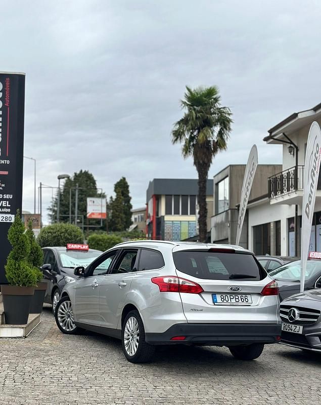 Usado Ford Focus Titanium 115 HP (84 kW) 2014 Cinza Carrinha