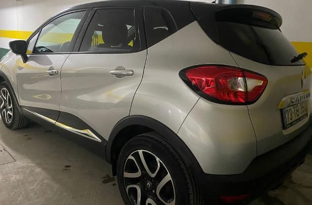 Usado Renault Captur 110 HP (80 kW) 2017 Cinzento SUV
