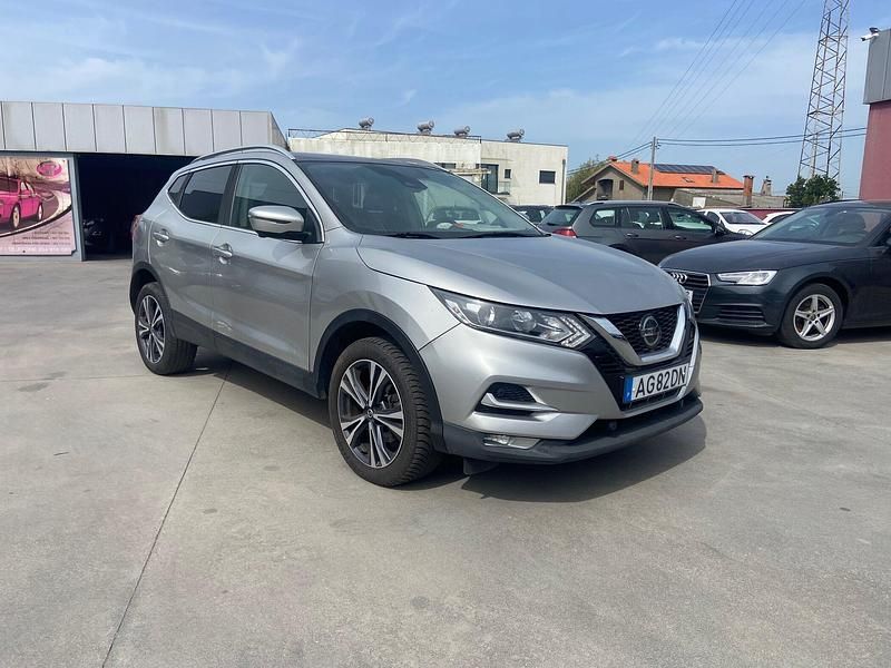 Cinza Usado 2021 Nissan Qashqai Acenta SUV | € 17.500 - Imagem 1/4