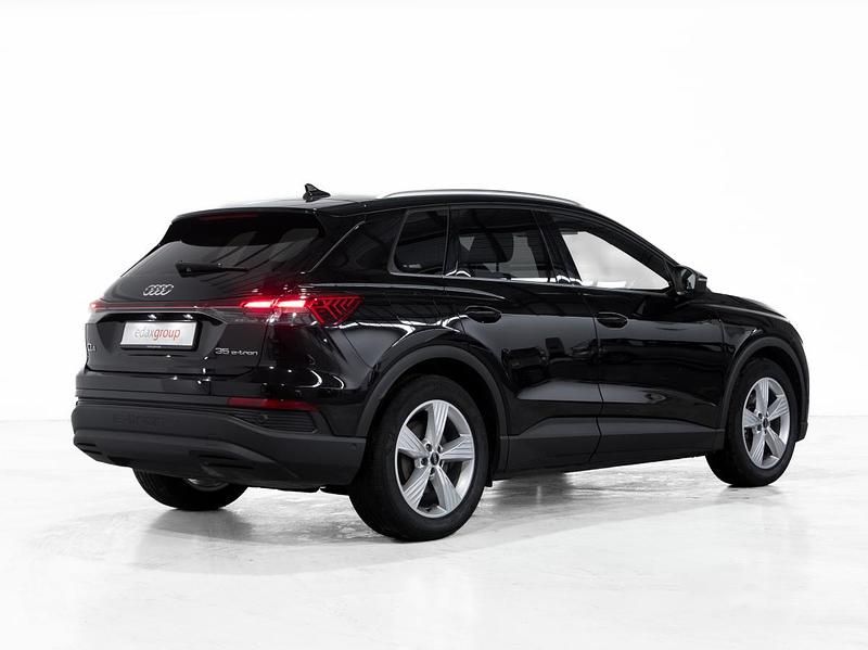 Usado Audi Q4 e-tron 125 kW (170 HP) 2022 Preto SUV