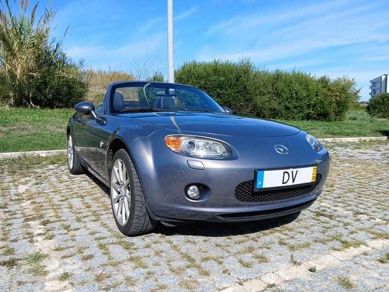 Usado Mazda MX5 160 HP (117 kW) 2007 Cinzento Cabrios