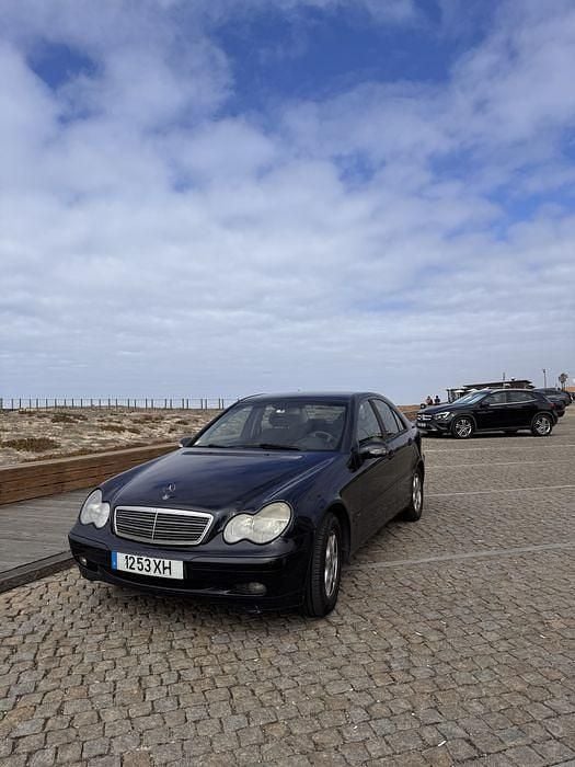 Usado 2003 Mercedes C220 Classic Sedan | € 3.800 (Preço justo) - Imagem 1/4