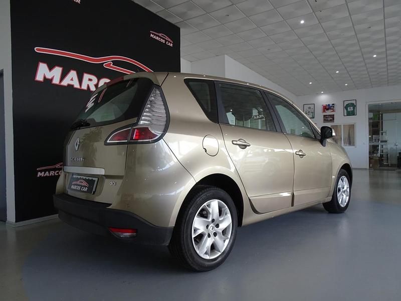 Usado Renault Scénic III 110 HP (80 kW) 2014 Outra