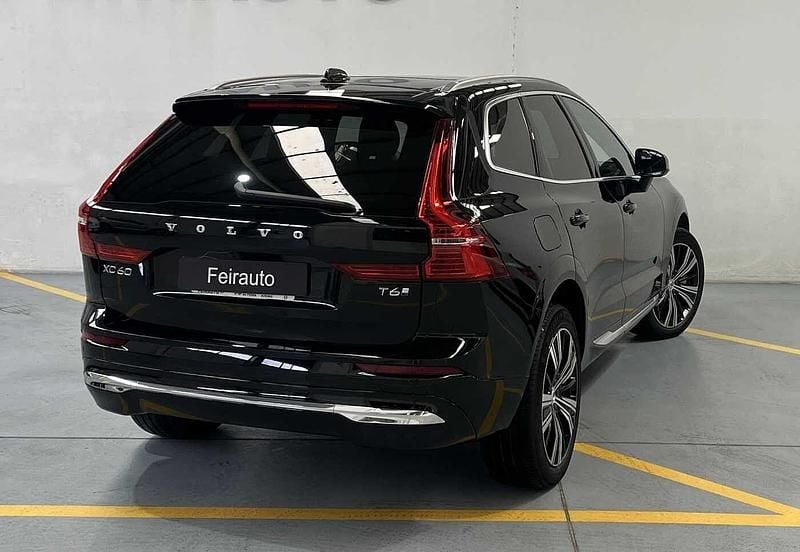 Usado Volvo XC60 349 HP (256 kW) 2025 Preto SUV