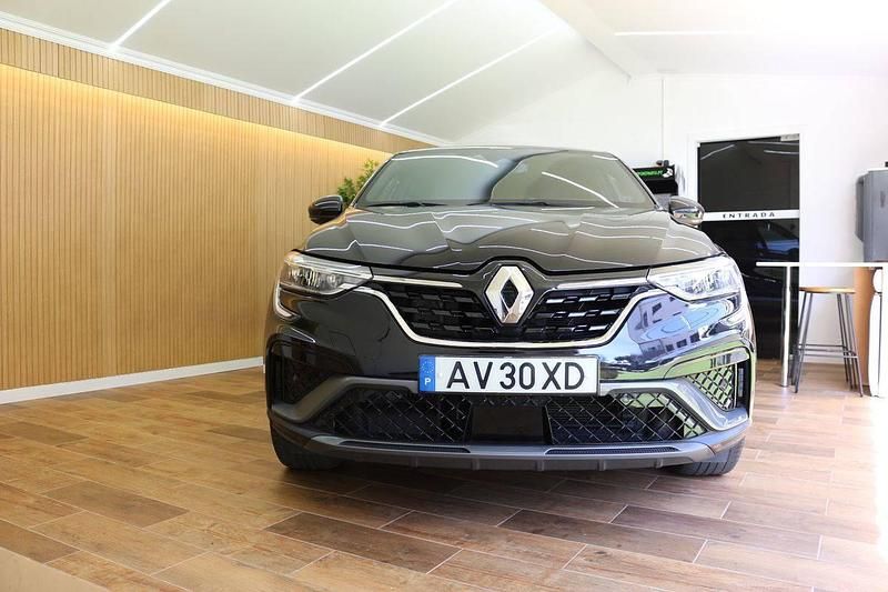 Usado Renault Arkana 158 HP (116 kW) 2023 Preto SUV
