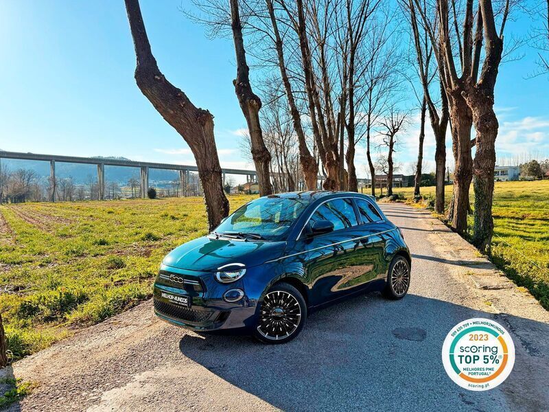 Azul Usado 2023 Fiat 500e Citadino | € 20.990 (Preço justo) - Imagem 1/4