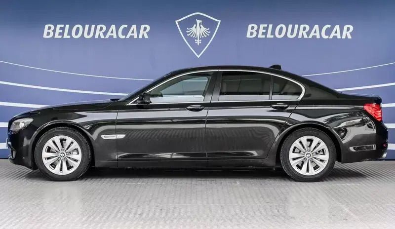 Usado BMW 730 245 HP (180 kW) 2011 Preto Sedan