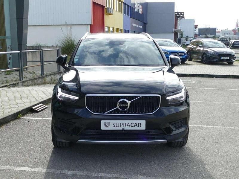 Usado Volvo XC40 Momentum 150 HP (110 kW) 2018 Preto SUV
