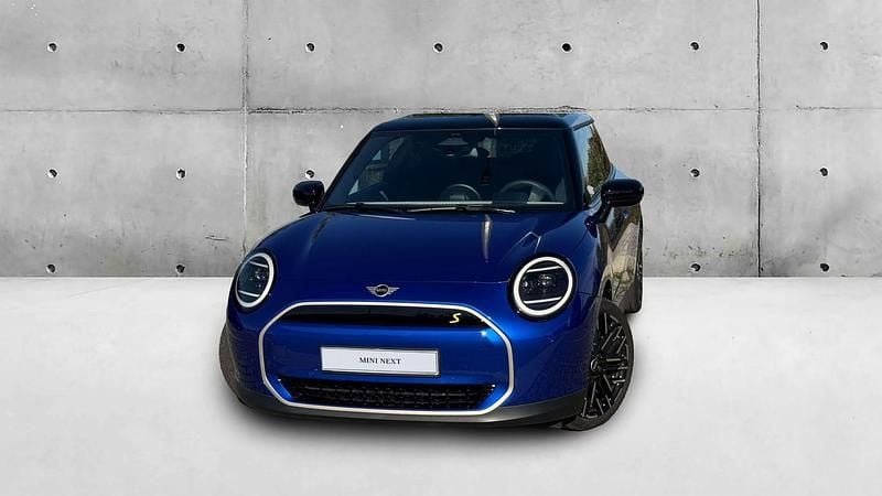 Blazing blue Usado 2025 Mini Cooper SE Citadino | € 36.290 (Preço justo) - Imagem 1/4