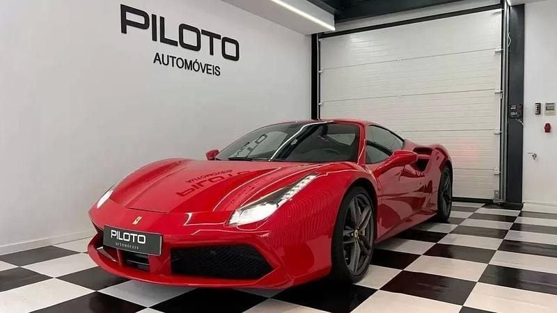 Vermelho Usado 2018 Ferrari 488 Coupé | € 269.990 - Imagem 1/4