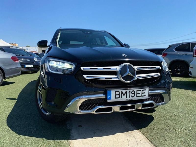 Preto Usado 2022 Mercedes GLC300 SUV | € 39.950 - Imagem 1/4