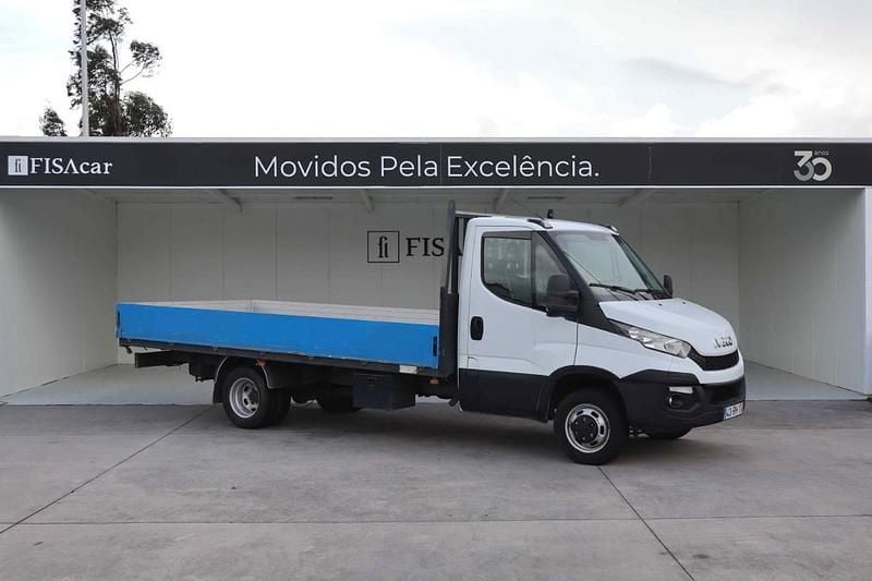 Usado Iveco Daily 146 HP (107 kW) 2016 Branco Sedan