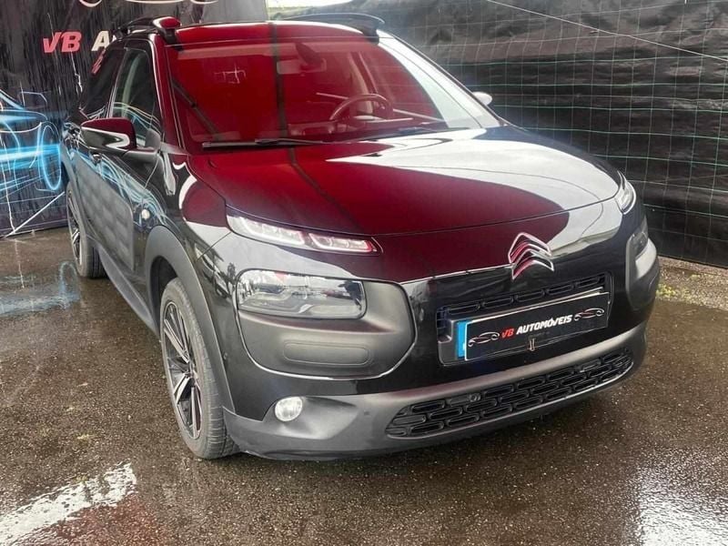 Preto Usado 2016 Citroën C4 Cactus Citadino | € 14.500 (Caro) - Imagem 1/4