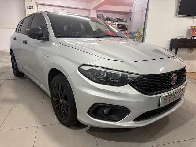 Usado Fiat Tipo 95 HP (69 kW) 2020 Cinzento