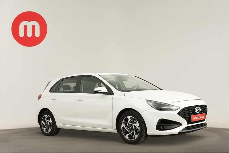 Branco Usado 2024 Hyundai i30 Style | € 21.999 (Preço justo) - Imagem 1/4