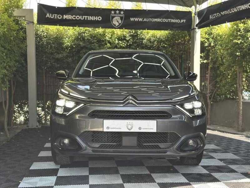 Cinzento Usado 2022 Citroën C4 Feel SUV | € 17.500 (Preço justo) - Imagem 1/4