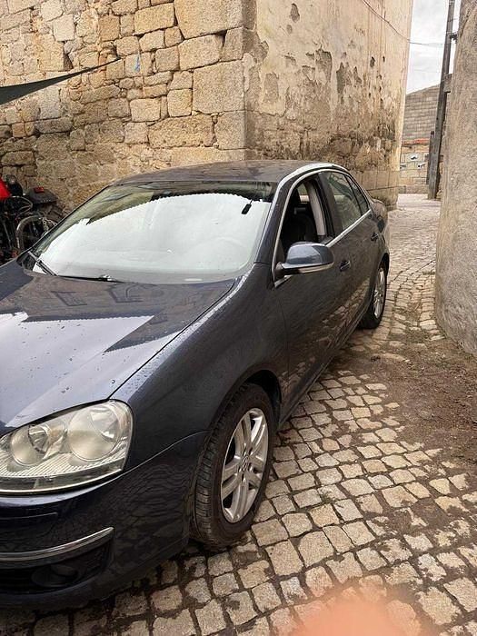 Usado 2008 VW Jetta Sedan | € 5.500 - Imagem 1/3