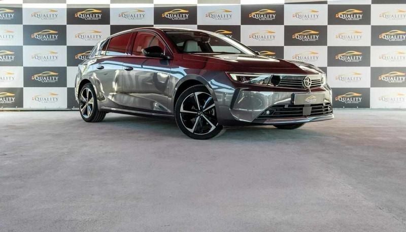 Cinzento Usado 2023 Opel Astra Elegance Citadino | € 24.990 (Preço elevado) - Imagem 1/4