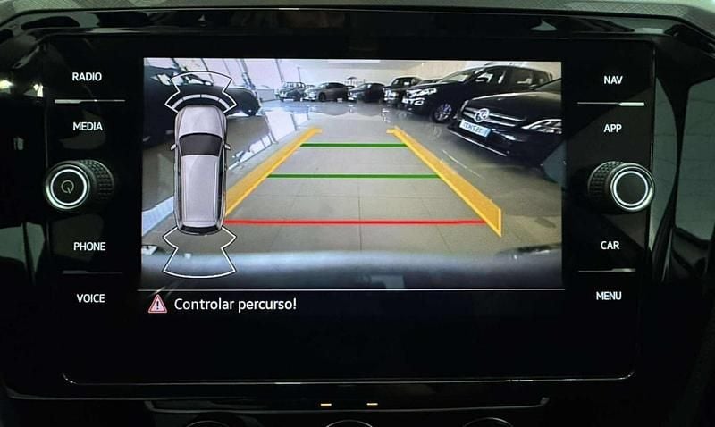 Usado VW Passat 120 HP (88 kW) 2020 Cinzento Carrinha