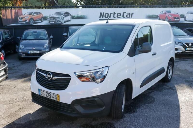 Branco Usado 2019 Opel Combo Essentia Monovolume | € 12.350 (Preço justo) - Imagem 1/4