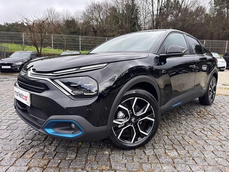 Usado Citroën e-C4 Shine 100 kW (136 HP) 2023 Preto SUV
