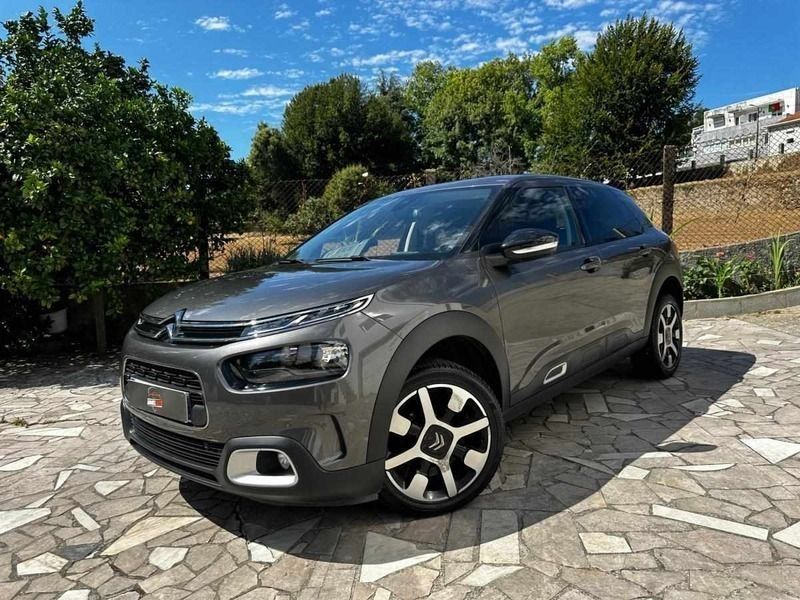 Antracite Usado 2019 Citroën C4 Live SUV | € 10.950 (Bom preço) - Imagem 1/4