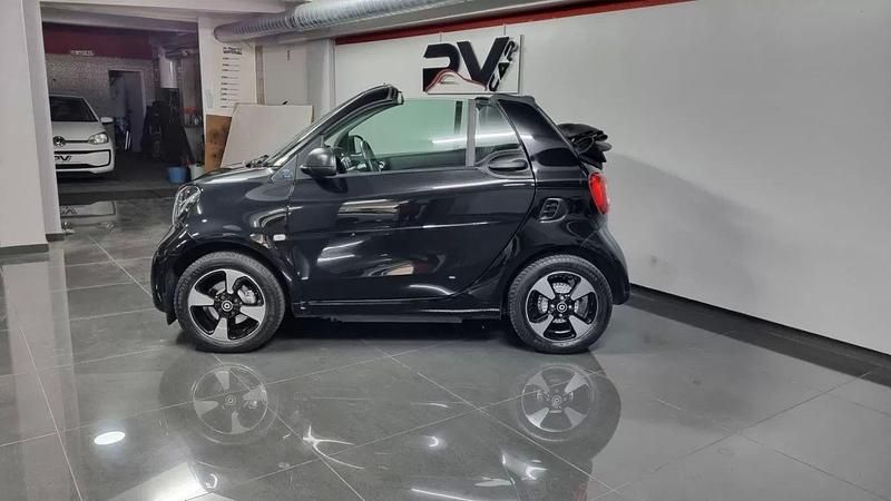 Preto Usado 2021 Smart ForTwo Electric Drive Cabrios | € 13.990 - Imagem 1/4