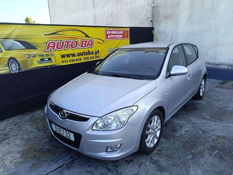Cinza Usado 2007 Hyundai i30 Classic | € 5.990 - Imagem 1/4