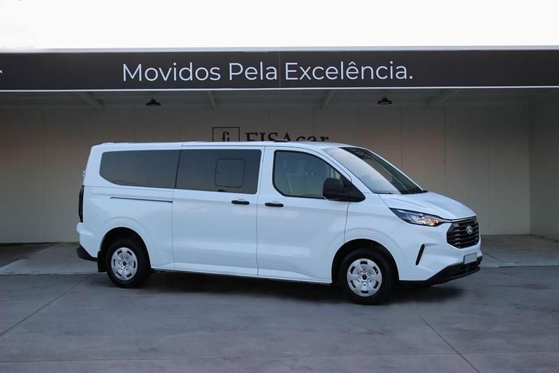 Branco Usado 2024 Ford Transit Custom Trend Monovolume | € 53.500 - Imagem 1/4