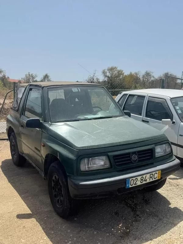 Verde Usado 2001 Suzuki Vitara SUV | € 4.900 - Imagem 1/4