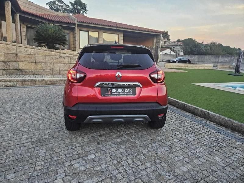 Usado Renault Captur 131 HP (96 kW) 2019 Vermelho SUV
