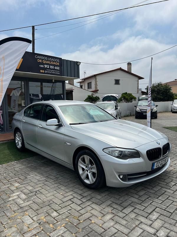 Cinza Usado 2011 BMW 520 Sedan | € 16.950 (Caro) - Imagem 1/4