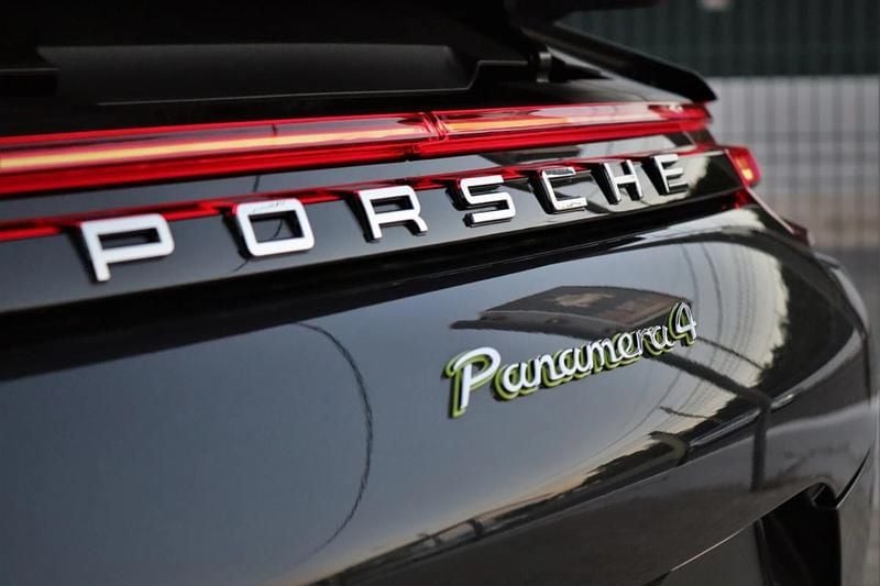 Usado Porsche Panamera 462 HP (339 kW) 2018 Cinzento Sedan