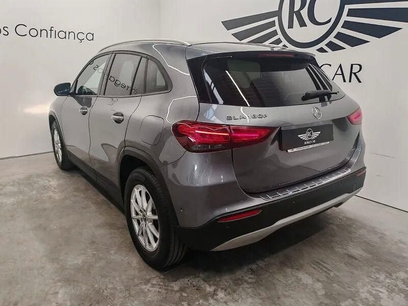 Usado Mercedes GLA180 116 HP (85 kW) 2021 Cinza SUV