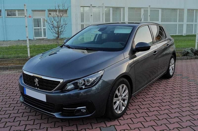Cinzento Usado 2021 Peugeot 308 Citadino | € 16.490 (Bom preço) - Imagem 1/4
