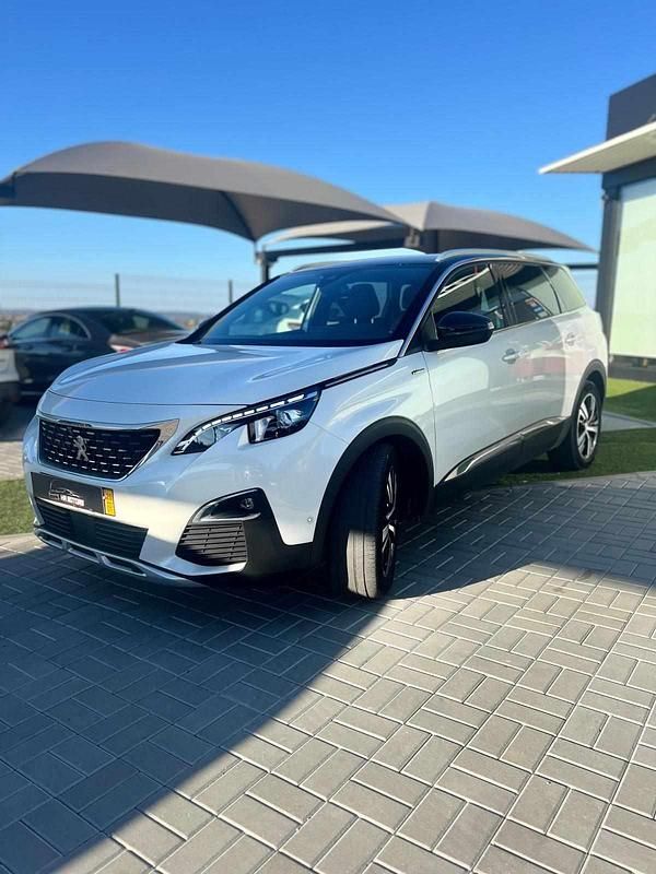 Usado Peugeot 5008 GT-line 130 HP (95 kW) 2020 Branco Monovolume