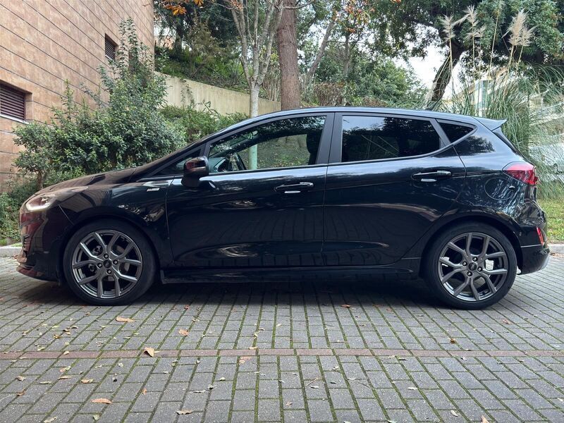 Usado Ford Fiesta ST-Line 125 HP (91 kW) 2022 Preto Citadino