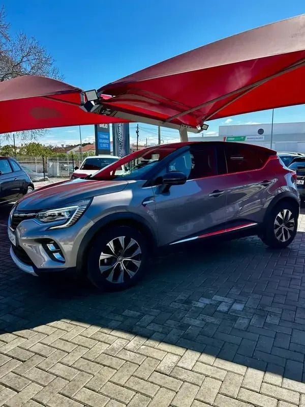 Cinzento platina/tecto preto e Usado 2023 Renault Captur Techno SUV | € 21.900 (Preço justo) - Imagem 1/4